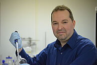 Jean-Yves Masson, professeur-chercheur au Département de biologie moléculaire, de biochimie médicale et de pathologie 