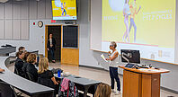 Présentation de la vice-doyenne aux études, Marie Audette lors de la journée d’accueil des cycles supérieurs de la Faculté de médecine