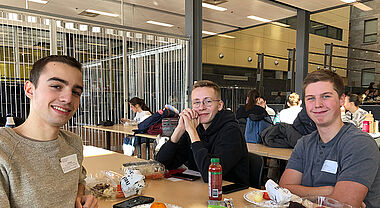 Benjamen Bernier, Robin Vezeau et Gabriel Poulin, étudiants